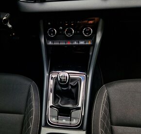 ŠKODA KAROQ 1.6TDI LED SVĚTLA NAVI SERVIS ŠKODA ODPOČET DPH - 16