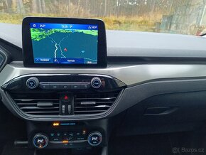 Ford Kuga 2.5 Hybrid, Benzin a baterka, Rok 2022,Odpočet DPH - 16