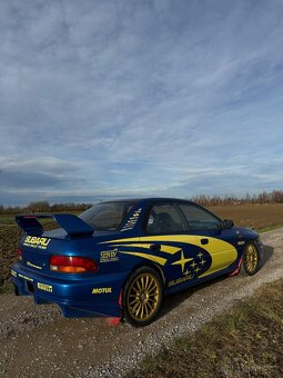 SUBARU IMPREZA GT GC8 - 16