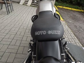 Moto Guzzi V7 Stone II - 16