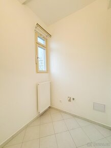 Pronájem bytu 2+1 + hala, 94m2, 2x balkon,  4.. patro s výta - 16