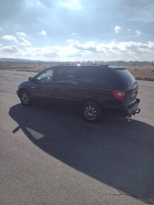 Chrysler grand Voyager Stown go 2.8 crd 110 kw - 16