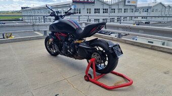 POZOR dočasná nabídka Ducati Diavel 1260S - 16