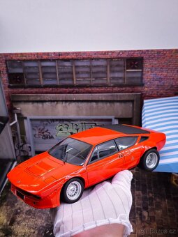 Lamborghini Urraco 1:18 Kyosho - 16