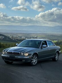 Jaguar XJ8L 4.2 V8 - 16