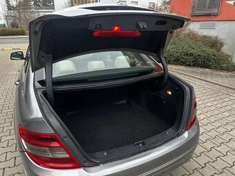 Mercedes-Benz C 220 CDI Avantgarde Kůže Navi Xenony Šíbr - 16