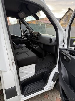 MERCEDES  SPRINTER 2.2CDI  CHLAĎÁK ZASUVKA ČR PPŘEDNÍ NÁHON - 16