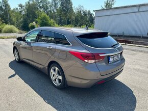 Hyundai i40 05/2019 1.6CRDi 100kw, 177.300 km pěkný stav - 17