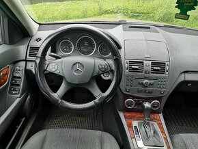 MERCEDES BENZ C 180 COMBI BENZÍN AUTOMAT NÍZKÉ KM - 17