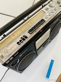 Radiomagnetofon/boombox Hitachi TRK8080E, rok 1978 - 17