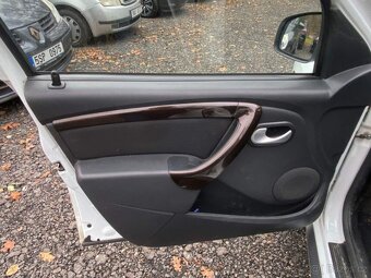 Dacia Duster 1.5 dCi 81kW 4x4 klima 1.maj.,nové ČR, serviska - 17