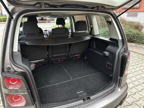 Volkswagen Touran 2.0 TDI Cross 7míst Tažné Navigace Webasto - 17