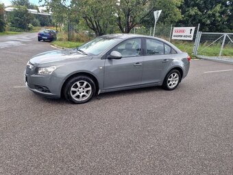 Chevrolet Cruze 2.0 VCDI 110kw rok  2010, naje - 17