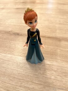 Figurka Elsa a Anna Frozen Ledové království Hasbro. - 17