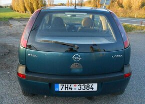 Opel Corsa 1,0 12V Club benzín manuál - 17