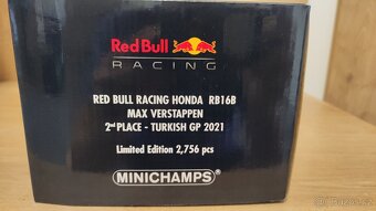 Max Verstappen - Red Bull Racing - Minichamps white 1:18 - 17