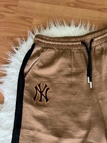 DÁMSKÉ TEPLÁKY NEEW YORK YANKEES VEL.M - 17