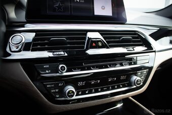 BMW Rad 5 530d xDrive Luxury /AJ NA SPLÁTKY/ - 17