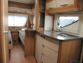 Prodám karavan Hobby 495 UL,model 2010 + mover + předstan. - 17