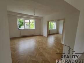 Pronájem rodinného domu 200 m², pozemek 341 m² - 17