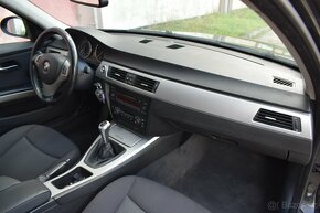 BMW Řada 320i E91 KOMBI/MANUÁL/TAŽNÉ/2006/DOBRÝ STAV/ - 17