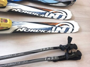 Lyže carvingové NORDICA 144 cm a hole LEKI 110 cm a pevný ob - 17