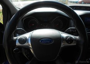 Ford Focus 2,0 ST 184 kW Serviska benzín manuál - 17