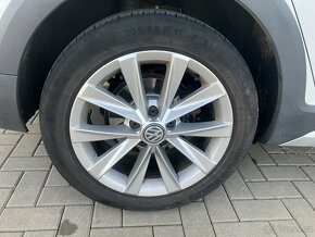 VW Golf Alltrack 2.0 TDI - 4x4, AUTOMAT, TAŽNÉ, WEBASTO - 17