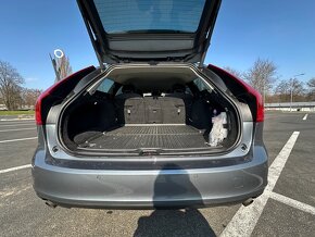 Volvo V90 AWD, zaves, plny servis - 17