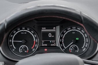 Škoda Octavia Combi 2.0 TDI DPF RS DSG - 17