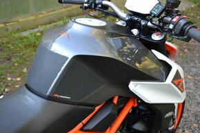 KTM 1290 SUPER DUKE R - 17