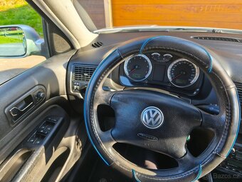 VW Golf 4 r.v.2004 1.6, 77 kW benzín - 17