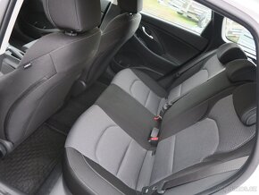 Hyundai i30 23 WG 1,5I MT COMFORT 16 NOVÝ VŮZ V ZÁRUCE CZ - 17