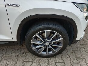 Škoda Kodiaq Scout 2.0TDI 140kW 4x4 DSG Virtual Qi ACC Tažné - 17