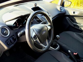Ford Fiesta 5.dveř 2015 - usporný výkonný motor, nová STK - 17