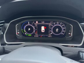 VW Passat B8 GTE 1.4 eTSI 160kW DSG Tažné Webasto Kamera - 17