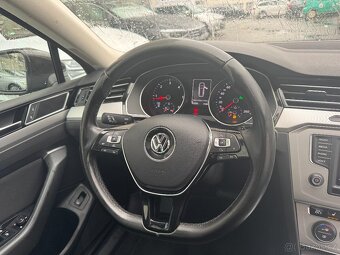 VW Passat B8 2.0 TDI 110kW DSG Panorama Tažné ACC Full LED - 17