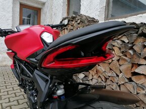 MV AGUSTA DRAGSTER 800 ROSSO - 17