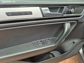 Touareg 3.0TDI,ČR-serviska,vzduch,tažné,360kamera - 17