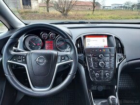 Opel Astra J kombi 1.6 CDTI 97 kW sports tourer - 17