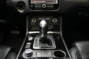 Volkswagen Touareg II 3.0 V6 TDI Premium 4XMOTION - 17