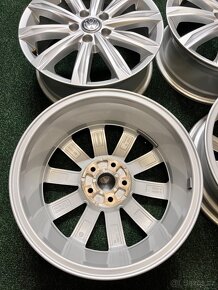 5x112 R17 Originál Alu Volkswagen Touran 5T1 - TOP - 17