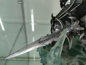 socha ARTHAS LICH KING od SIDESHOW - 17