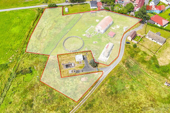 Prodej zemědělského objektu v Křižovatce s pozemkem 10428 m2 - 17