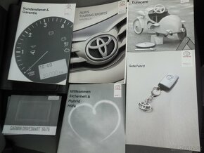Prodám Toyotu Auris 1.2 85kw rv 2015 Sport,Panorama,TOP STAV - 17