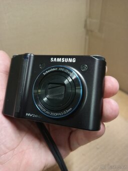 SAMSUNG NV24HD - 17