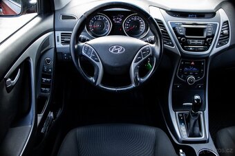Hyundai Elantra 1.6i D-CVVT Style A/T - 17