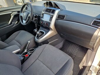 Toyota Verso,1.6D-4D,82KW,7MÍST,KAMERA,BEZ KOROZE,R.V.2015 - 17