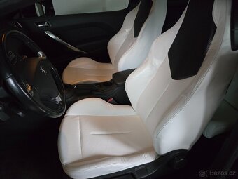 Peugeot RCZ 2,0HDI 120kW Bílá kůže - 17