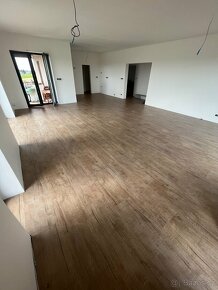 Rodinný dům v obci Dolní Ředice - 196 m2 / 1000 m2 - 17